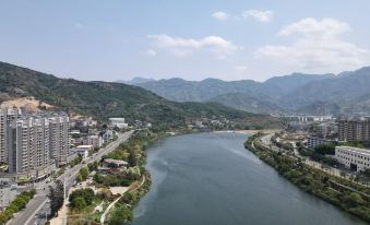 Ling Jiang Hotel