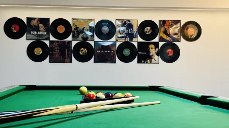 Baofojiao Hostel (Jiuhua Mountain Tourist Service Center) Отели рядом с достопримечательностью «Statue of Kṣitigarbha Bodhisattva»