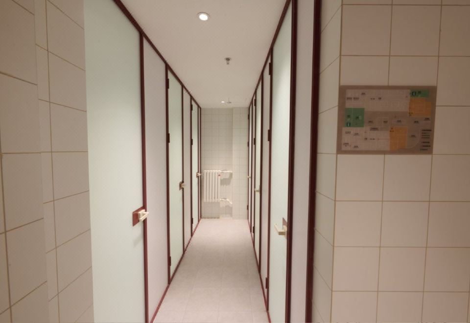 신축 호스텔 공용 거실