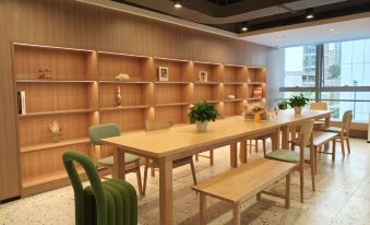 Shenzhen Yicheng Garden Hotel (UniWorld Mall Longhua Metro Station Branch)​