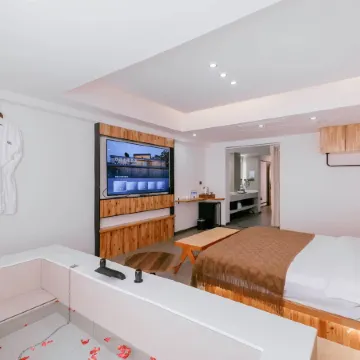 One night hotel (Leshan High speed Railway Station)