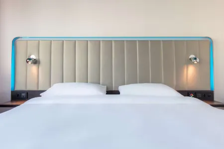 Park Inn By Radisson Melbourne Carlton Отели рядом с достопримечательностью «СЕРС Коммьюнити Энвиронмент Парк»