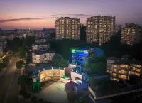 宜賓敘州智選假日酒店（宜賓西站店） 鄰近宜賓市體育館（市政購物廣場店）的酒店