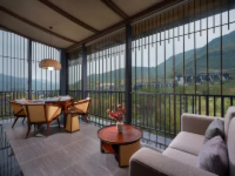 One Leaf Forest Hotel Spring