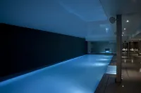 DoubleTree by Hilton Hotel & Spa Chester - piscina