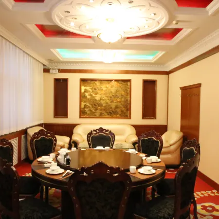 Fengzhen Nightless City Hotel