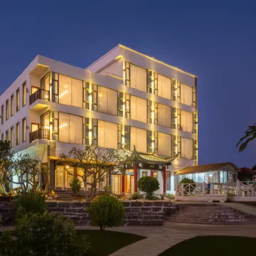 Weizhou Island Haishangju Scenic Apartment Hotels near Dishui Danping