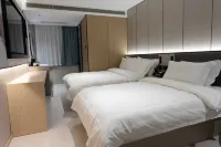 Weiting Residence Hotel (Shanghai Nanjing Road Pedestrian Street)