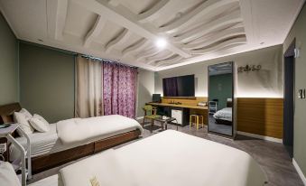 Hotel New Evergreen - Housity