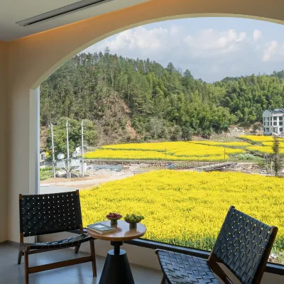 Wuyuan Pillow Shangshanye Homestay (Guling Scenic Area) Hotels near Wuyuan Huangling