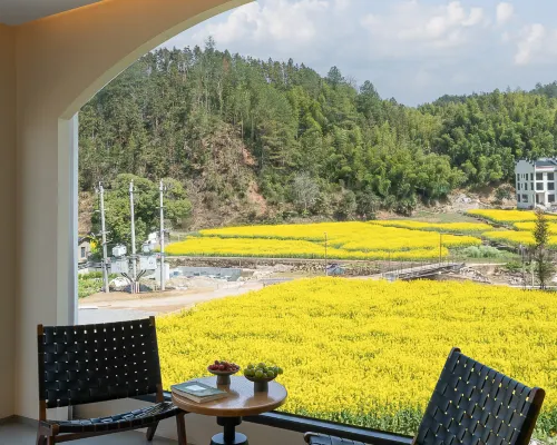 Wuyuan Pillow Shangshanye Homestay (Guling Scenic Area) Hotels in Wuyuan