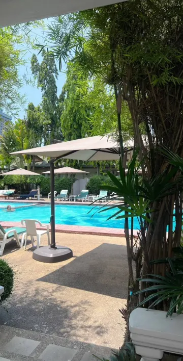 ห้องดีลักซ์ริมสระว่ายน้ำ