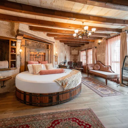 Divan Cave House