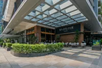 2BR One Uptown Residences Near Uptown Mall, Mitsukoshi, and restaurants - Balkoner
