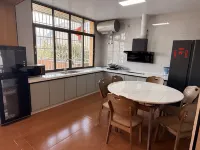 Hanyuan Hongyunju Homestay - Mountain view