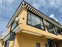 Zhagana Baimameiduo Youth Inn - غرفة مطلة على الجبل