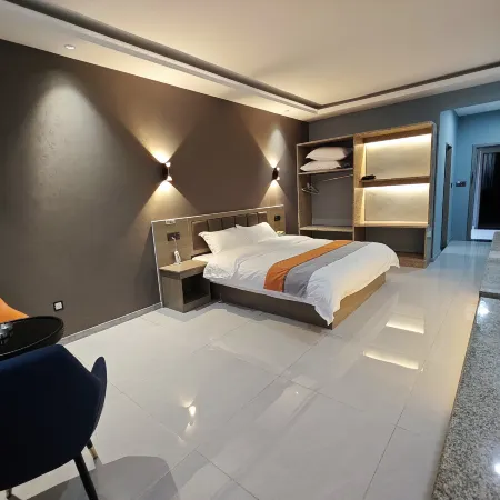 Hoxud Xinshang Hotel