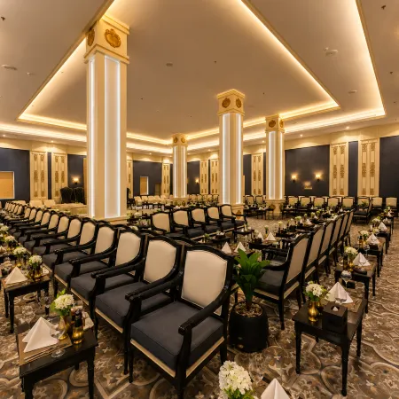 Luxury Night Hotel Al Yasmin