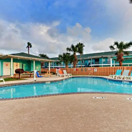 The Island Hotel Near Beach Port Aransas