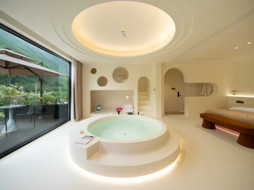 Floral Hotel·Moon Bay Yunyinli B&B in Jingxian County - น้ำพุร้อน