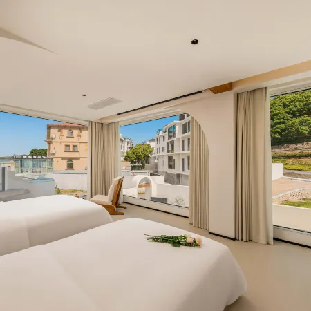 Ye Xu | First-line sea view | Designer vacation accommodation with mountain and sea view pool