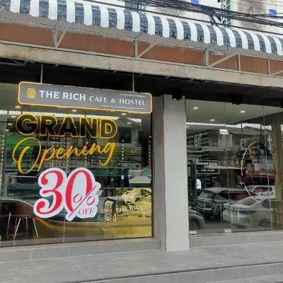 The Rich Cafe & Hostel Các khách sạn gần Nhà hát ALANGKARN