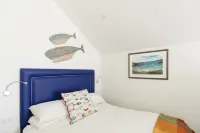 Beach Hut Suites - balcony