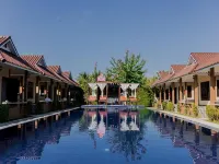 Thanawong Pool Villa - Homestays