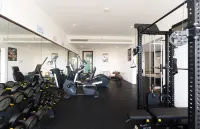 Salt Crystal Hotel By RìChū - Gym