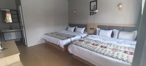 Zhaosu Xueling Mountain View Homestay - parking
