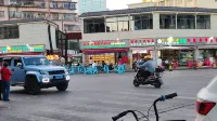 Yuncheng Homestay (Kunming Railway Station Subway Station Xindu Yuncheng) - صديق للحيوانات الاليفة