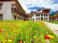 Danba Gehai Courtyard Homestay (Zhonglu Tibetan Village) - Airport Shuttle