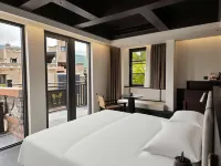 Phoenix Suji · Xueling Courtyard (China Ancient Qiang City) - Balkoner