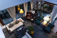 SEVEN ZERO INN - Inns