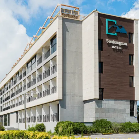 Sanbangsan Hotel Отели рядом с достопримечательностью «Океанический парк Мара»