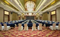 Grand Skylight Hotel - خدمة نقل من وإلى المطار
