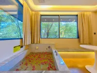 Yunsen Hot Spring Hotel (Yichun Wentang Resort) - parking