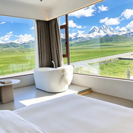Skarl Homestay in Kangding City (Ta Gong Grassland Store)