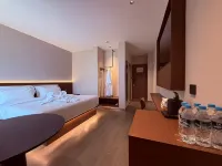 Juris Park hotel - 停車場