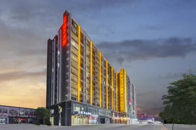 LanOuShangPin Hotel (Xuchang Cao Wei Ancient City Fat Donglai Laodong Store)
