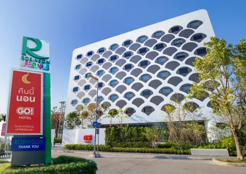 GO Hotel Bowin at Robinson Lifestyle Bowin - Pet friendly