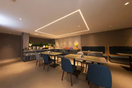 Homeinn Business Hotel (Huaibei Renmin Road Sports Center) Отели рядом со станцией Huaibei Railway Station