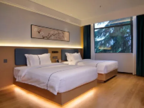 Xinzheng Beiyuan Famous Hotel