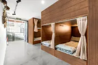 Riverside International Youth Hostel - Hostels