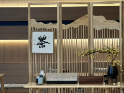 Boyin Yinianjian Hotel (Guilin Two Rivers And Four Lakes Elephant Trunk Hill) Hotels in Guilin