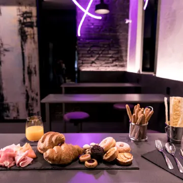 Heart Hotel Milano Отели рядом с достопримечательностью «Вокзал Порта Гарибальди»