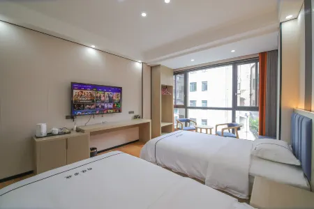 Shennongjia Tongyuan Homestay (Muyu Passenger Transport Terminal) Отели рядом с достопримечательностью «Muyu Town»