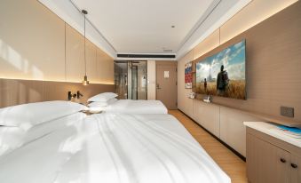 Shengshi Time Hotel (Chongqing Jiefangbei Pedestrian Street)