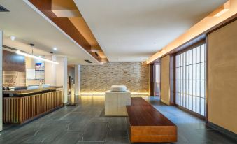 Rezen Retreat·Four Seasons Manju Hot Spring Hotel (Jiuzhaigou Scenic Area)