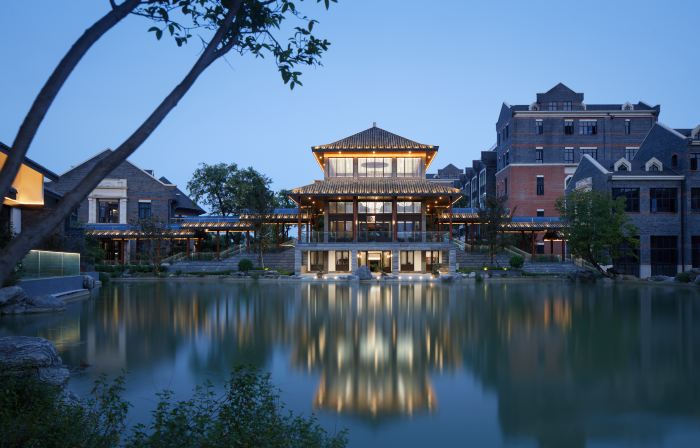 MOONRISE HOTELS & RESORTS